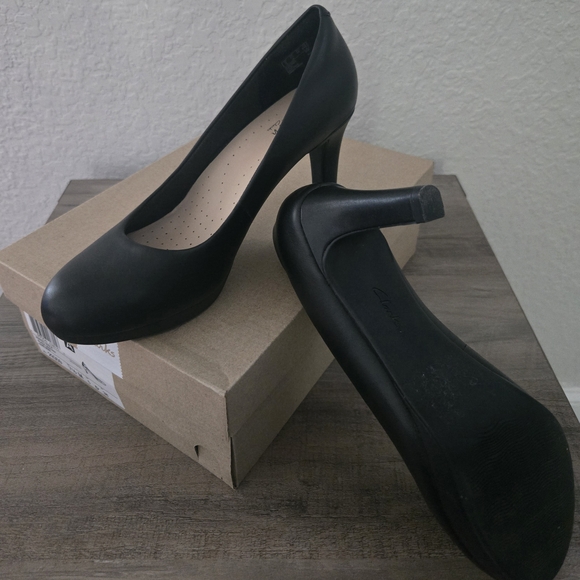 Clarks Elegant Black Heels - Picture 6 of 6
